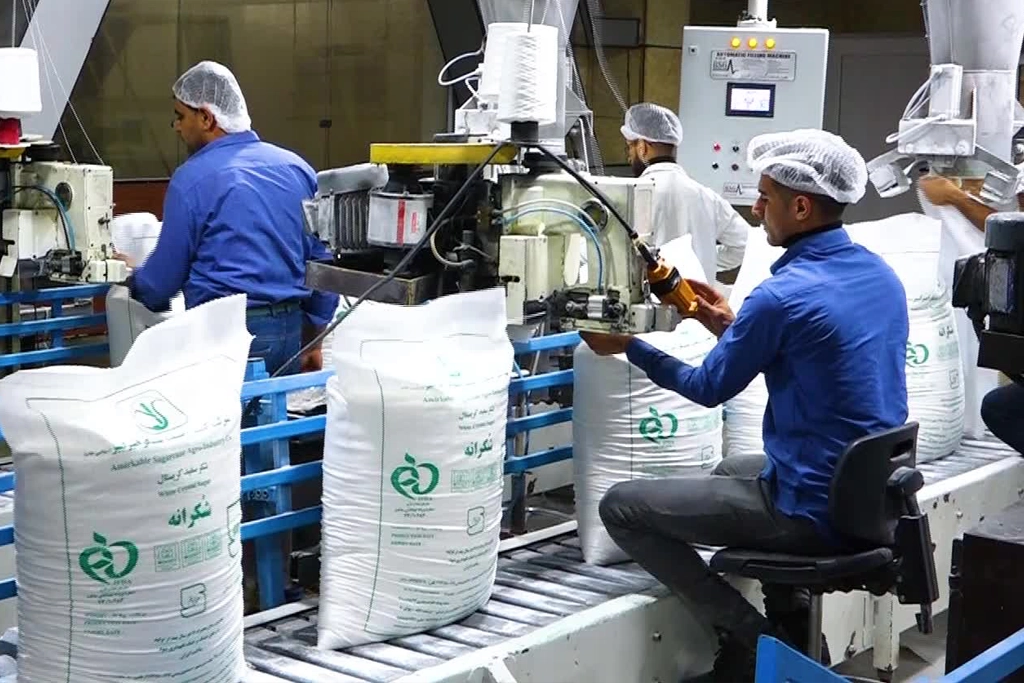 چهار واحد نیشکری در خط تصفیه؛ ۲۷۲ هزار تن شکر روانه بازار شد بارگیری ۲۴ ساعته شکر در صنعت نیشکر؛ تأمین نیاز بازار داخلی / توسعه نیشکر، شریان حیاتی تأمین شکر کشور