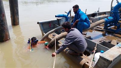 عملیات لایروبی اسكله شناور تاسیسات آبرسانی شركت نفت و گاز كارون با موفقیت انجام شد