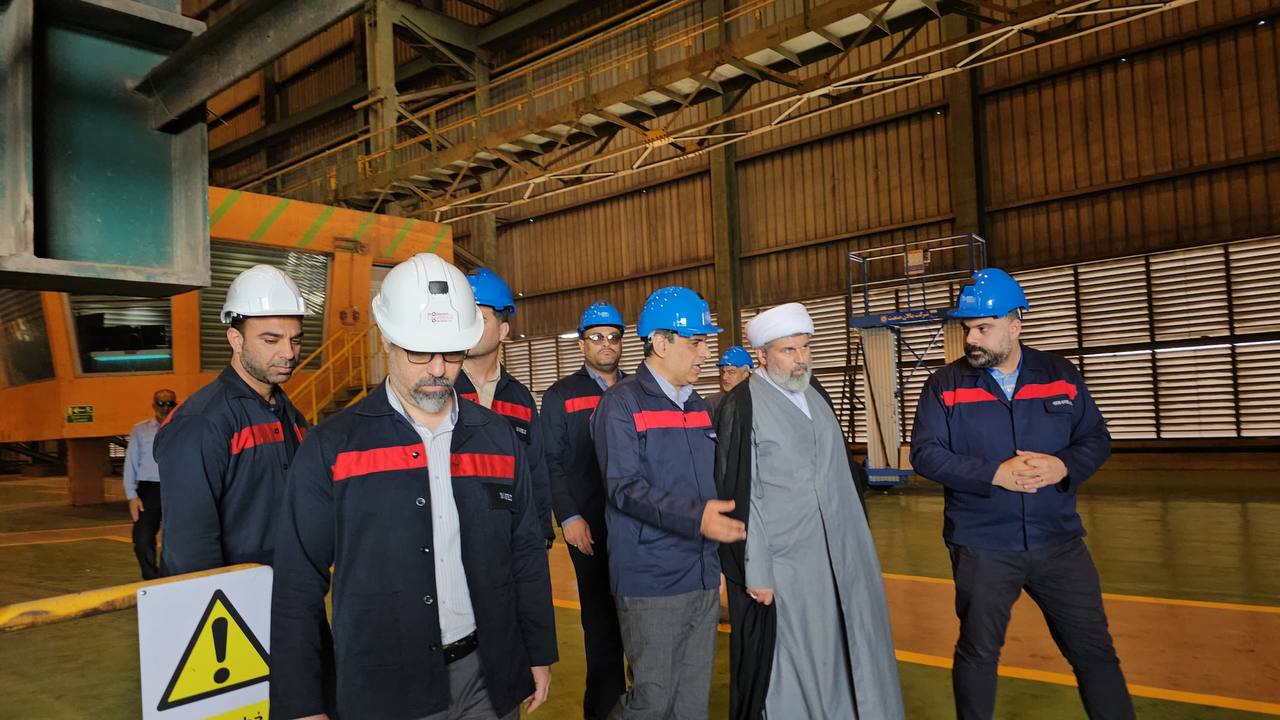 نماینده مجلس خبرگان در بازدید از فولاد اکسین؛ عملکرد فولاد اکسین خوزستان در جبهه تولید قابل ستایش است