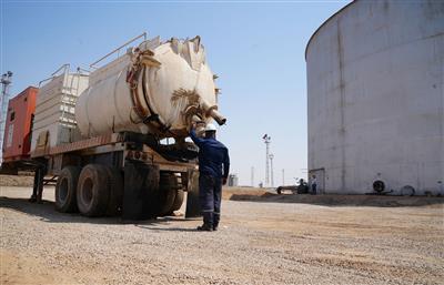 برای نخستین بار در مناطق نفتخیز جنوب تخلیه سلج و رسوبات مخزن ۵۵ هزار بشكه ای نمكزدایی مارون ۵ در هفت روز