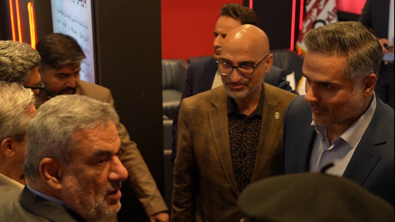 حضور مدیرعامل شرکت ملی نفت ایران در غرفه شرکت فولاد اکسین خوزستان