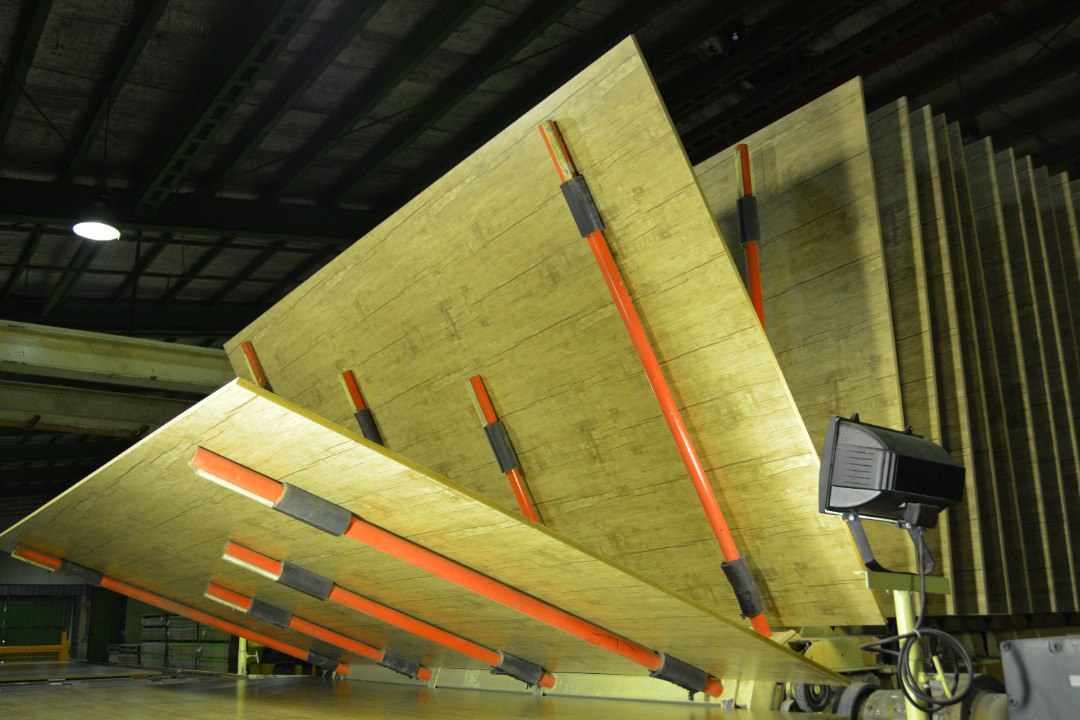 با تولید ۱۰۰ هزار مترمکعب تخته صنعتی؛ بی‌سابقه‌ترین میزان تولید ام.دی.اف از باگاس نیشکر ثبت شد/دکتر ناصری: لوح سبز جنوب نمونه‌ای موفق از انسجام سازمانی است