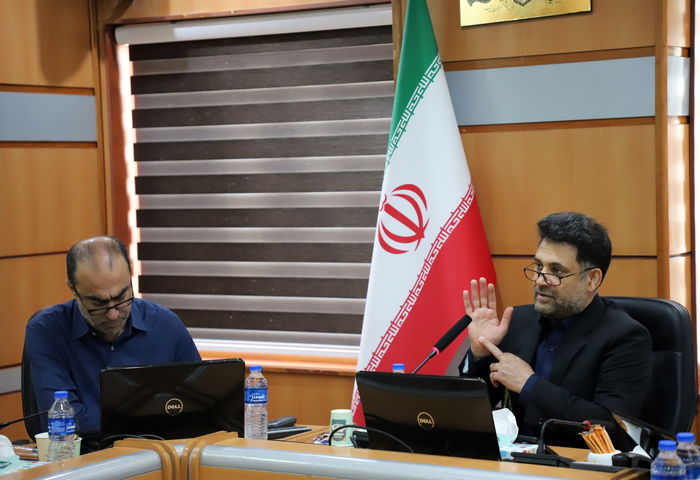 نشست مدیر روابط عمومی سازمان آب و برق خوزستان با مسئولان روابط عمومی شرکت‌های طرف قرارداد برگزار شد